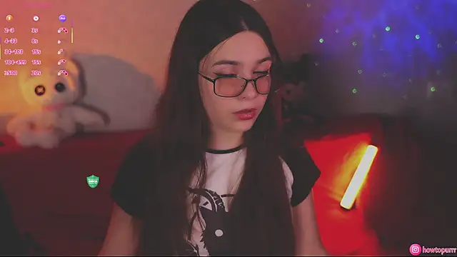 Snapshot of How2Meow chatting on October 22, 4:50 pm How2Meow online show from October 22, 4:50 pm