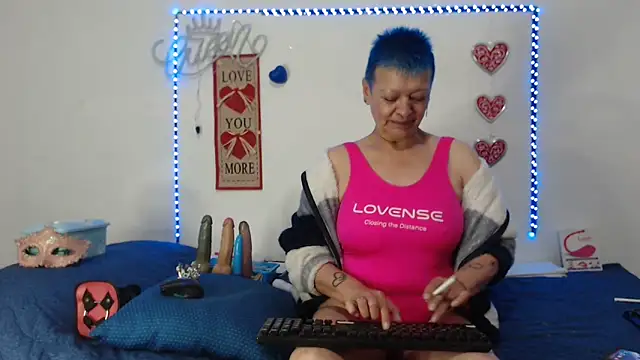 Snapshot of loquitaqueen011 chatting on February 23, 3:18 pm loquitaqueen011 online show from February 23, 3:18 pm