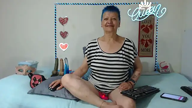 loquitaqueen011 online show from January 11, 2:57 pm