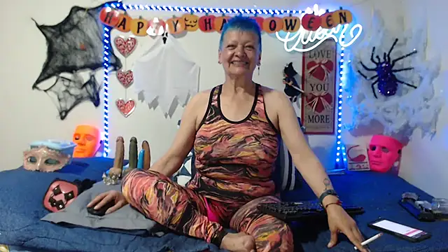 Snapshot of loquitaqueen011 chatting on October 5, 6:20 pm loquitaqueen011 online show from October 5, 6:20 pm