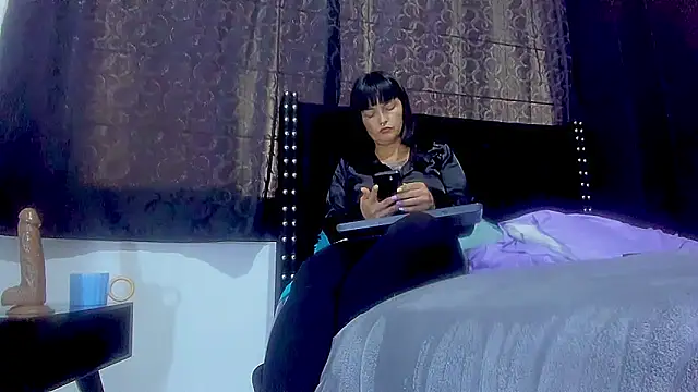 amareto queen online show from September 30, 8:26 pm