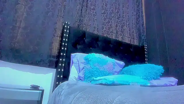 amareto queen online show from November 9, 5:06 pm