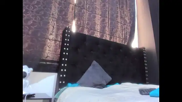 amareto queen online show from March 11, 5:40 pm