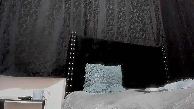 amareto queen online show from December 18, 10:13 pm