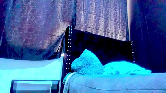 amareto queen online show from February 2, 7:24 pm