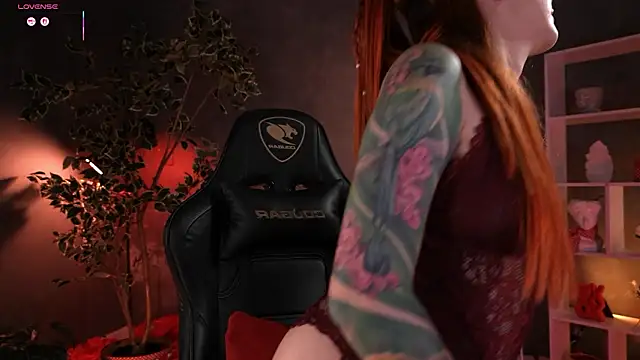 Snapshot of RedJasmine_ chatting on February 12, 11:04 pm RedJasmine online show from February 12, 11:04 pm