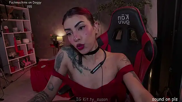 Snapshot of kitty_pruu chatting on June 8, 11:16 pm kitty pruu online show from June 8, 11:16 pm