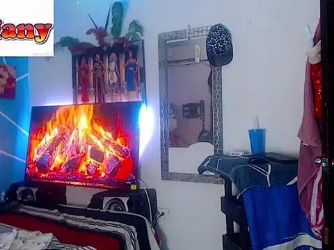 Snapshot of iris_goddessofthesky chatting on June 11, 11:57 pm iris goddessofthesky online show from June 11, 11:57 pm