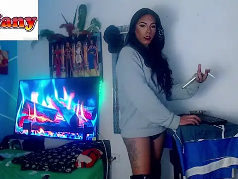 Snapshot of iris_goddessofthesky chatting on June 29, 10:15 am iris goddessofthesky online show from June 29, 10:15 am