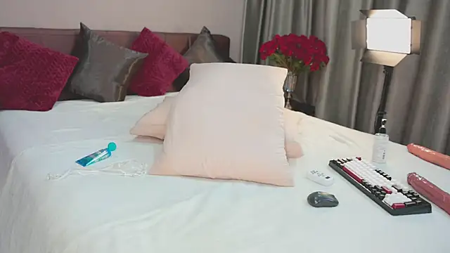 MillaBelle online show from October 1, 2:27 am