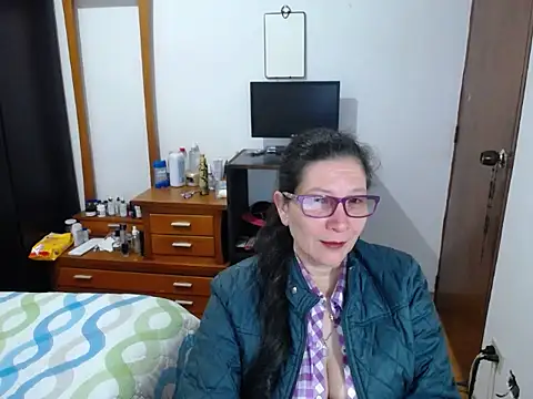 Snapshot of latin49 chatting on September 16, 3:29 am latin49 online show from September 16, 3:29 am