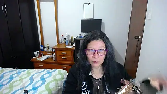 Snapshot of latin49 chatting on September 24, 4:08 am latin49 online show from September 24, 4:08 am