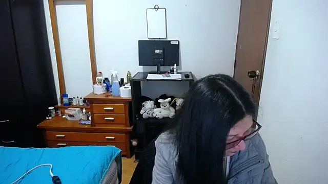 Snapshot of latin49 chatting on October 11, 4:57 am latin49 online show from October 11, 4:57 am