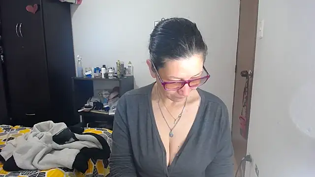 latin49 online show from November 15, 4:49 am