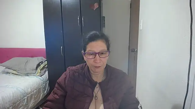 latin49 online show from June 12, 4:32 am