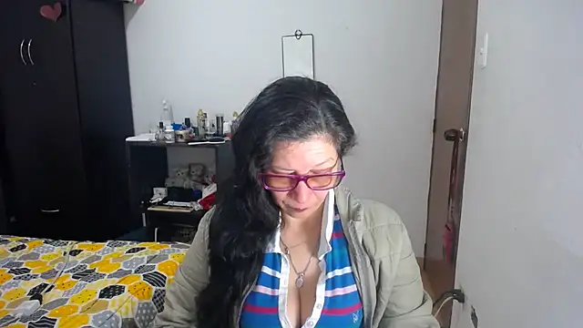 latin49 online show from November 7, 3:33 am