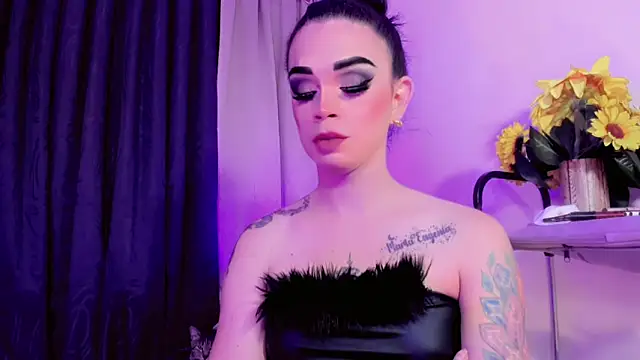 Snapshot of lesly_xx chatting on February 15, 7:51 am lesly xx online show from February 15, 7:51 am