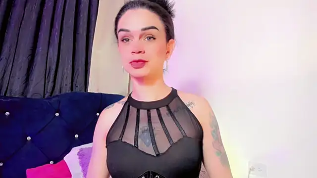 Snapshot of lesly_xx chatting on November 18, 3:21 am lesly xx online show from November 18, 3:21 am