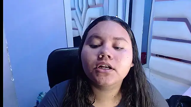 Snapshot of ValenTitis chatting on December 3, 8:30 pm ValenTitis online show from December 3, 8:30 pm