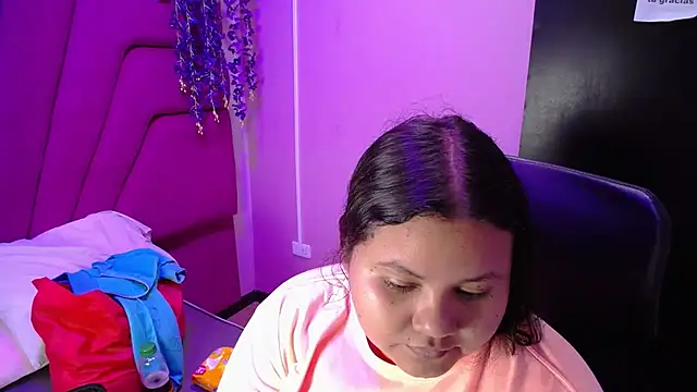 ValenTitis online show from December 18, 8:34 pm