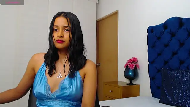 Lili666  online show from May 8, 3:21 am