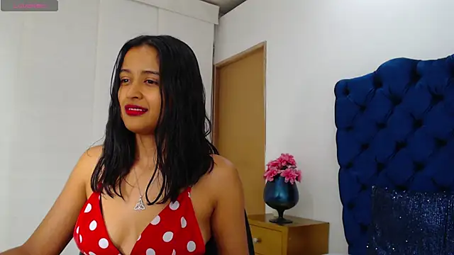 Lili666  online show from May 10, 3:43 am