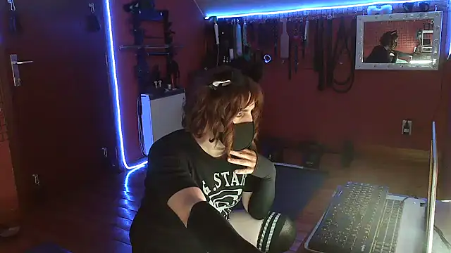 Ginny-the-bdsm-nympho online show from April 16, 5:03 pm