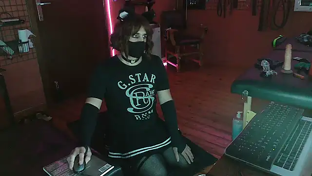 Ginny-the-bdsm-nympho online show from October 23, 5:00 pm