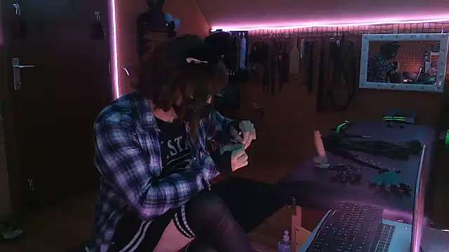 Ginny-the-bdsm-nympho online show from November 16, 6:01 pm