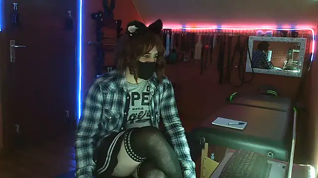 Ginny-the-bdsm-nympho online show from July 9, 5:01 pm