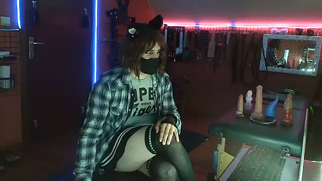 Ginny-the-bdsm-nympho online show from July 18, 5:10 pm