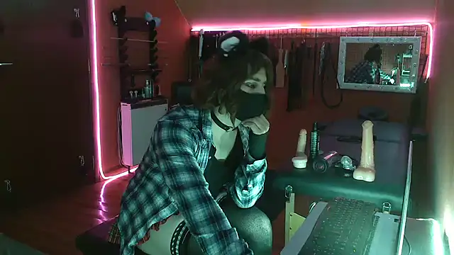 Ginny-the-bdsm-nympho online show from March 9, 6:00 pm