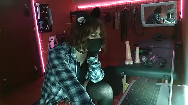 Ginny-the-bdsm-nympho online show from December 12, 6:31 pm