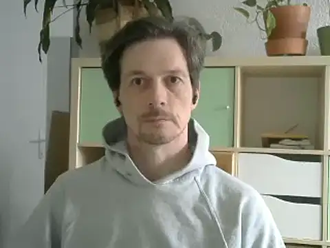 snowypaul11 online show from March 10, 1:10 pm