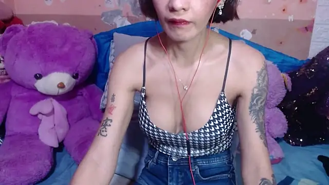 Snapshot of TS_Peachy chatting on October 25, 10:25 am TS Peachy online show from October 25, 10:25 am