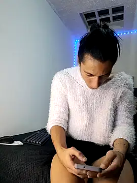 Snapshot of anna_dolls_ chatting on June 10, 1:18 am anna dolls online show from June 10, 1:18 am