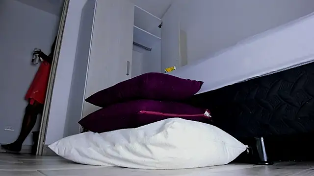 Skarleth69 online show from January 14, 2:48 am