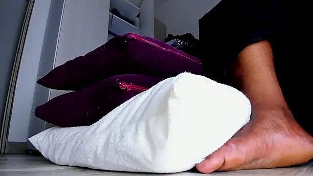 Skarleth69 online show from February 16, 3:27 am