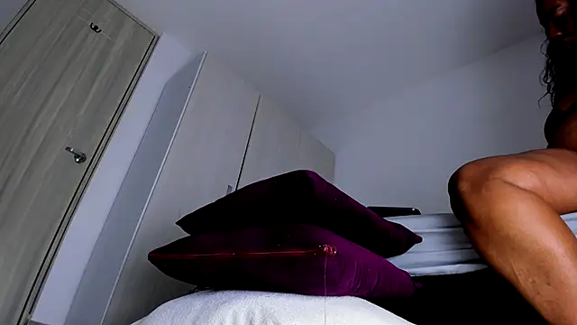 Skarleth69 online show from November 24, 2:22 am