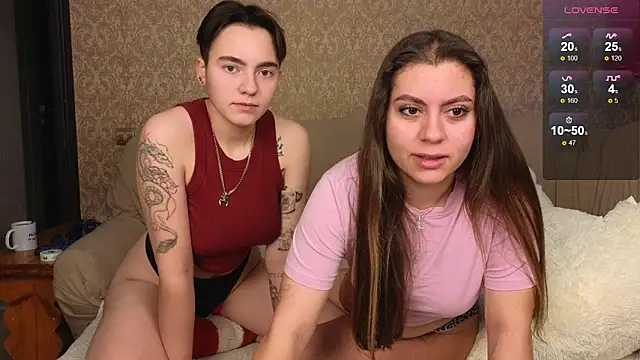 twobabesweet online show from October 23, 6:23 am