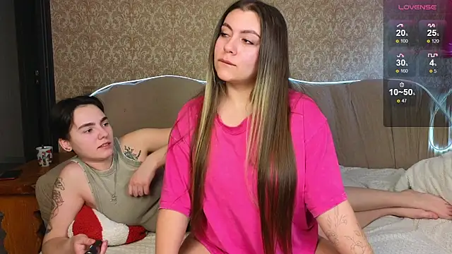 twobabesweet online show from March 19, 4:03 am