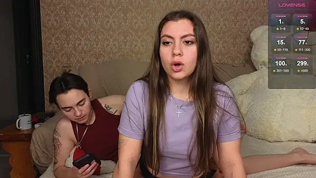 twobabesweet online show from October 21, 4:45 am