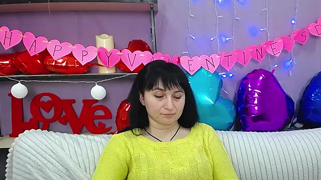 NinaFlawlees online show from February 8, 2:04 am