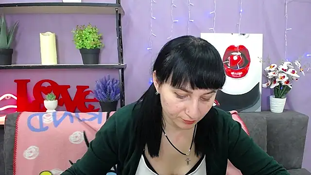 NinaFlawlees online show from March 14, 2:42 am