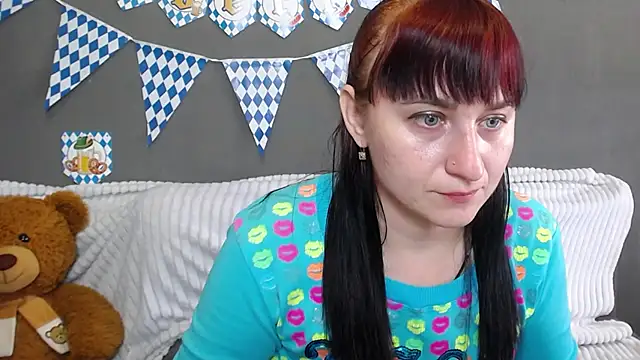 NinaFlawlees online show from September 30, 12:00 pm