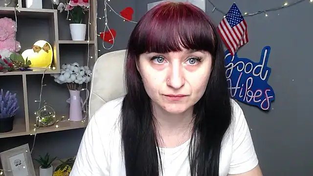NinaFlawlees online show from July 9, 6:14 am