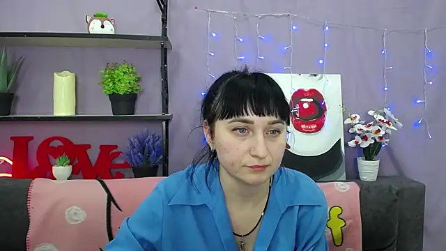 NinaFlawlees online show from March 12, 12:09 am