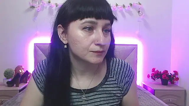 NinaFlawlees online show from May 14, 12:13 pm