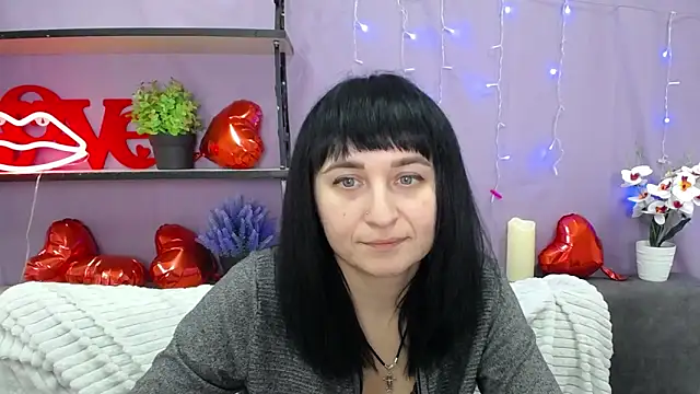 NinaFlawlees online show from March 8, 4:45 am