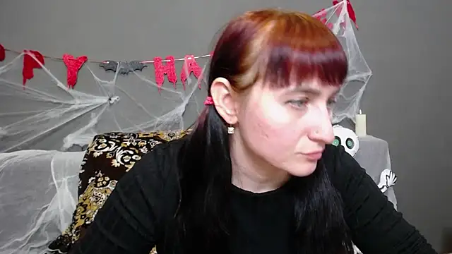 NinaFlawlees online show from October 22, 12:15 pm